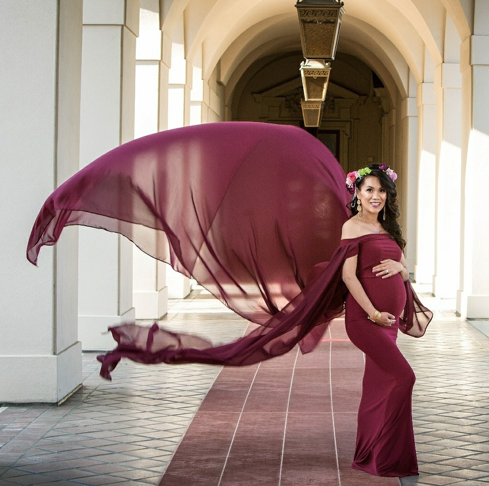 Maternity dress for photoshoot & free flower crown